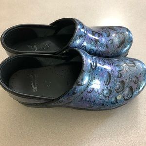 Dansko clogs size 37